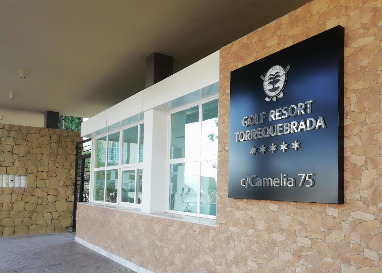 Amplio, Luminoso Y Moderno Apartamento Con Amplia Terraza Y Hermosas Vistas En Exclusiva Urbanizacion Benalmadena Ngoại thất bức ảnh