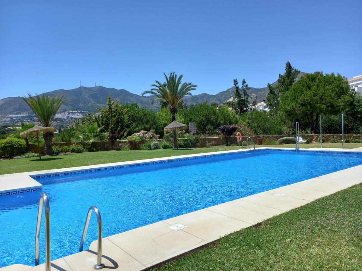 Amplio, Luminoso Y Moderno Apartamento Con Amplia Terraza Y Hermosas Vistas En Exclusiva Urbanizacion Benalmadena Ngoại thất bức ảnh