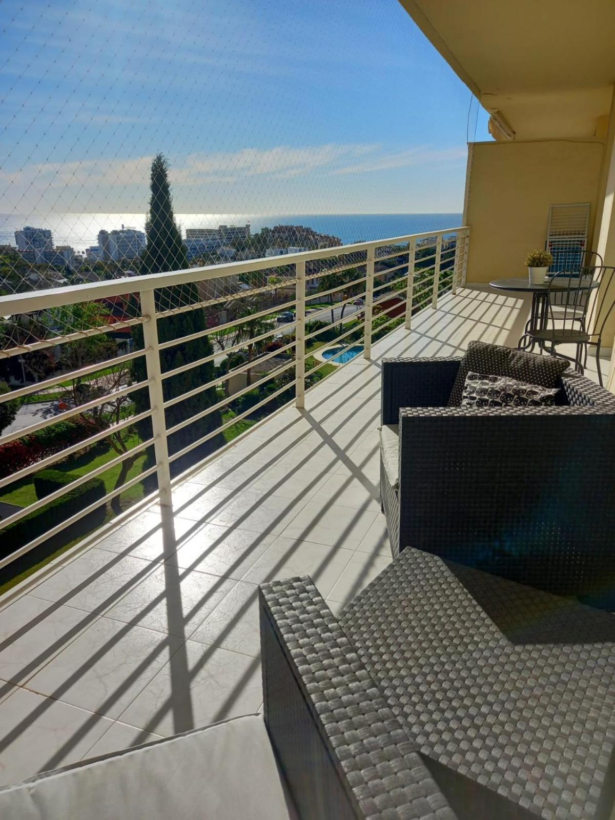 Amplio, Luminoso Y Moderno Apartamento Con Amplia Terraza Y Hermosas Vistas En Exclusiva Urbanizacion Benalmadena Ngoại thất bức ảnh