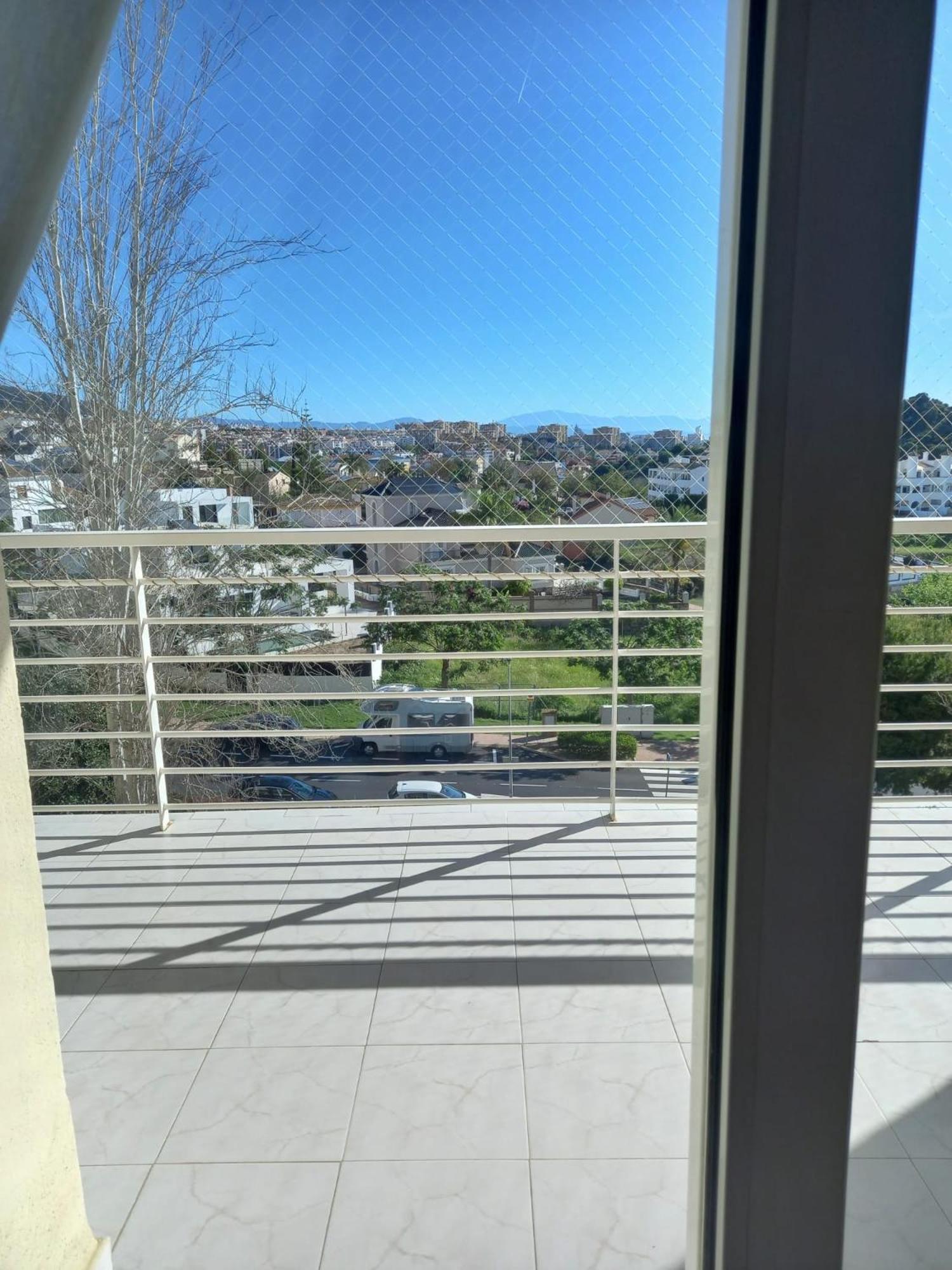 Amplio, Luminoso Y Moderno Apartamento Con Amplia Terraza Y Hermosas Vistas En Exclusiva Urbanizacion Benalmadena Ngoại thất bức ảnh